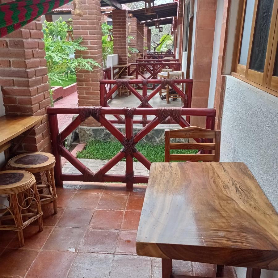 Bungalows Y Cabanas, Las Barracas De La Barra Malucano 外观 照片