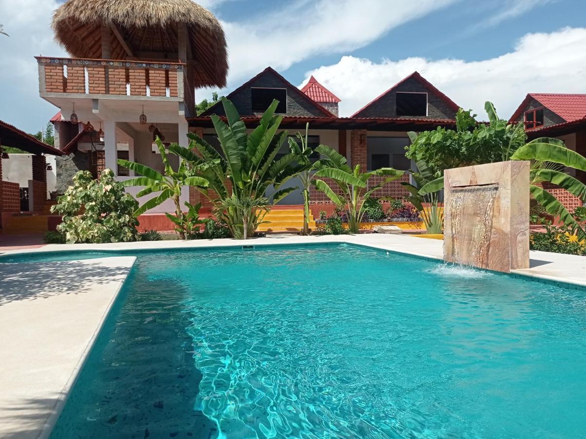Bungalows Y Cabanas, Las Barracas De La Barra Malucano 外观 照片