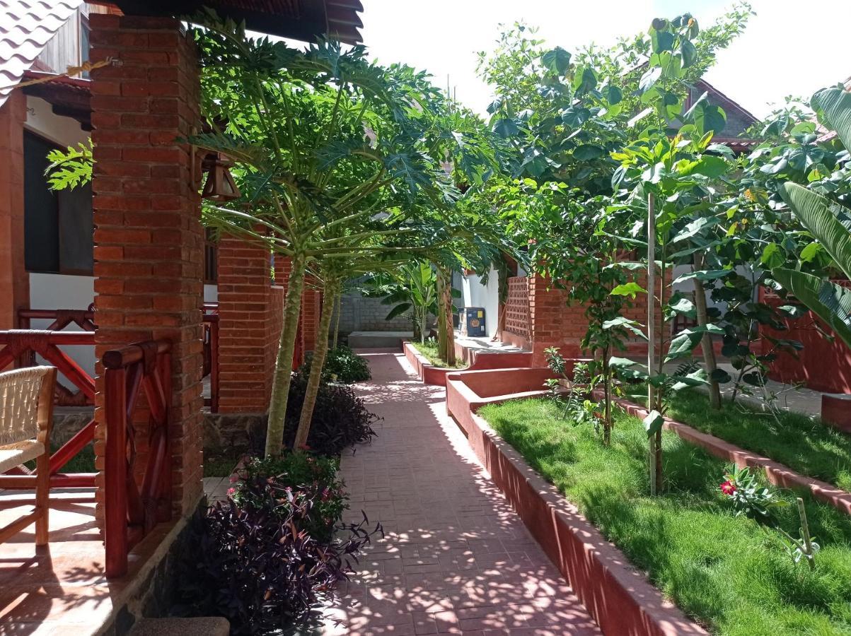 Bungalows Y Cabanas, Las Barracas De La Barra Malucano 外观 照片