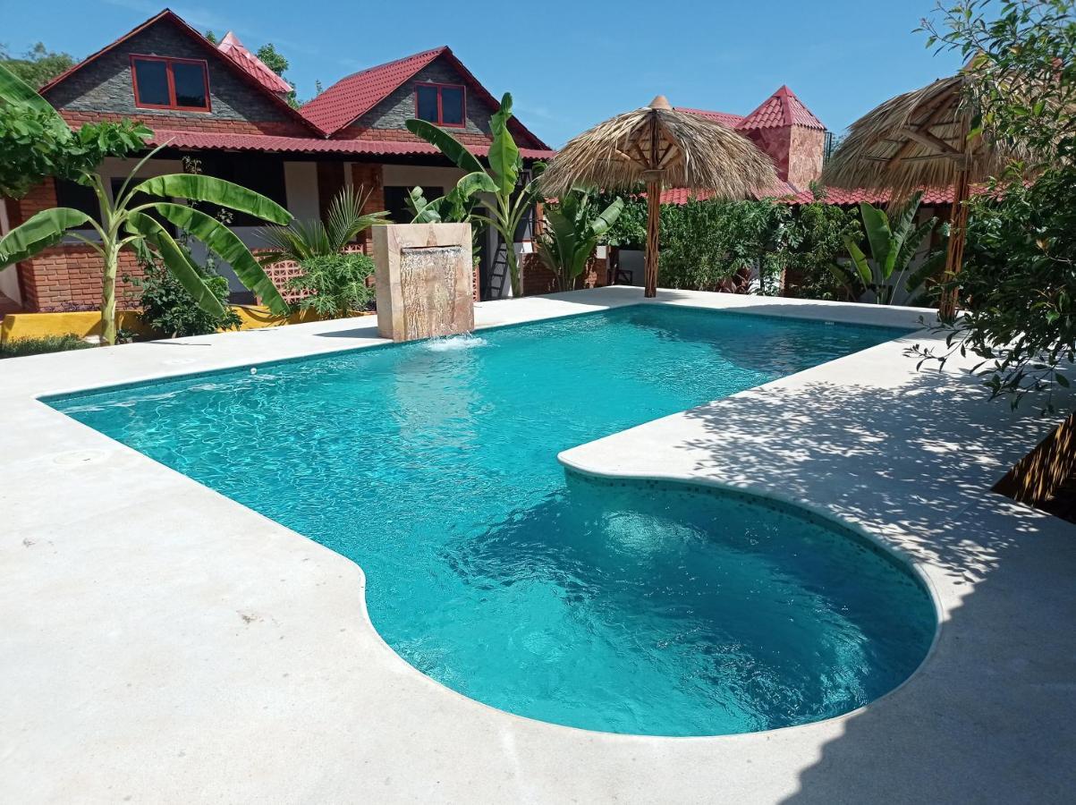 Bungalows Y Cabanas, Las Barracas De La Barra Malucano 外观 照片