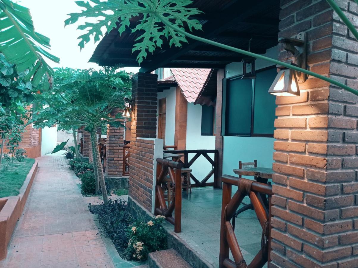 Bungalows Y Cabanas, Las Barracas De La Barra Malucano 外观 照片