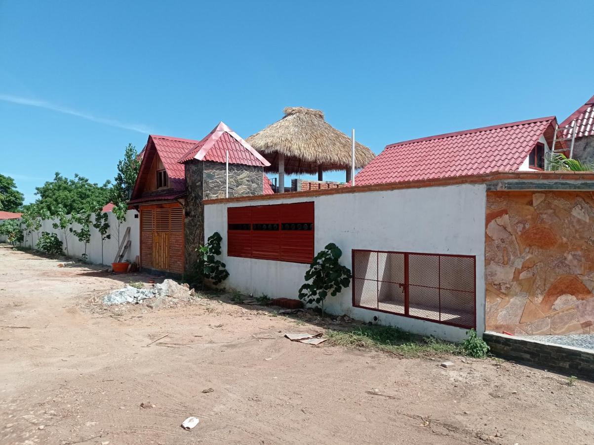 Bungalows Y Cabanas, Las Barracas De La Barra Malucano 外观 照片