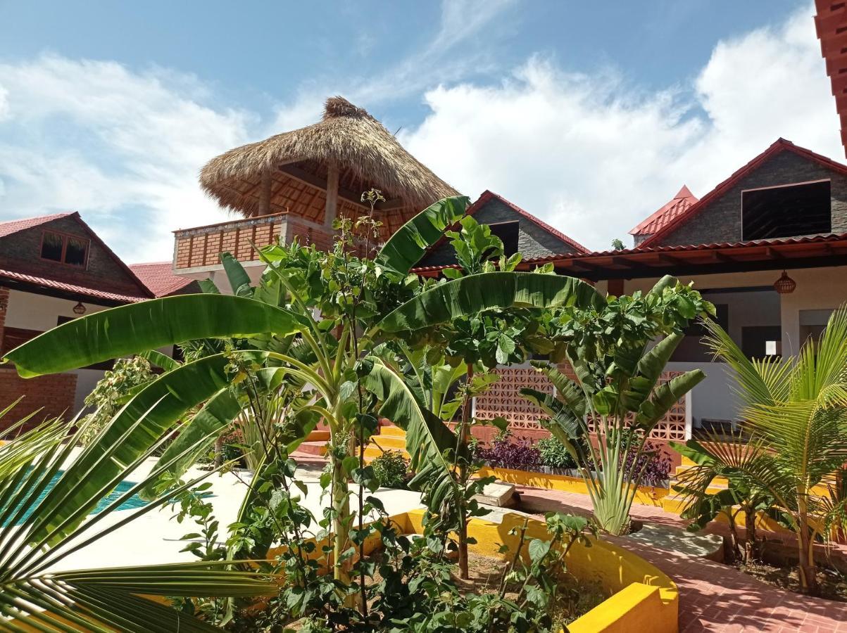 Bungalows Y Cabanas, Las Barracas De La Barra Malucano 外观 照片
