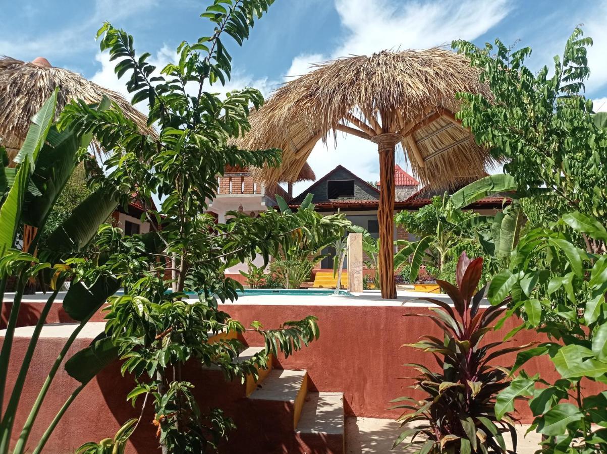 Bungalows Y Cabanas, Las Barracas De La Barra Malucano 外观 照片