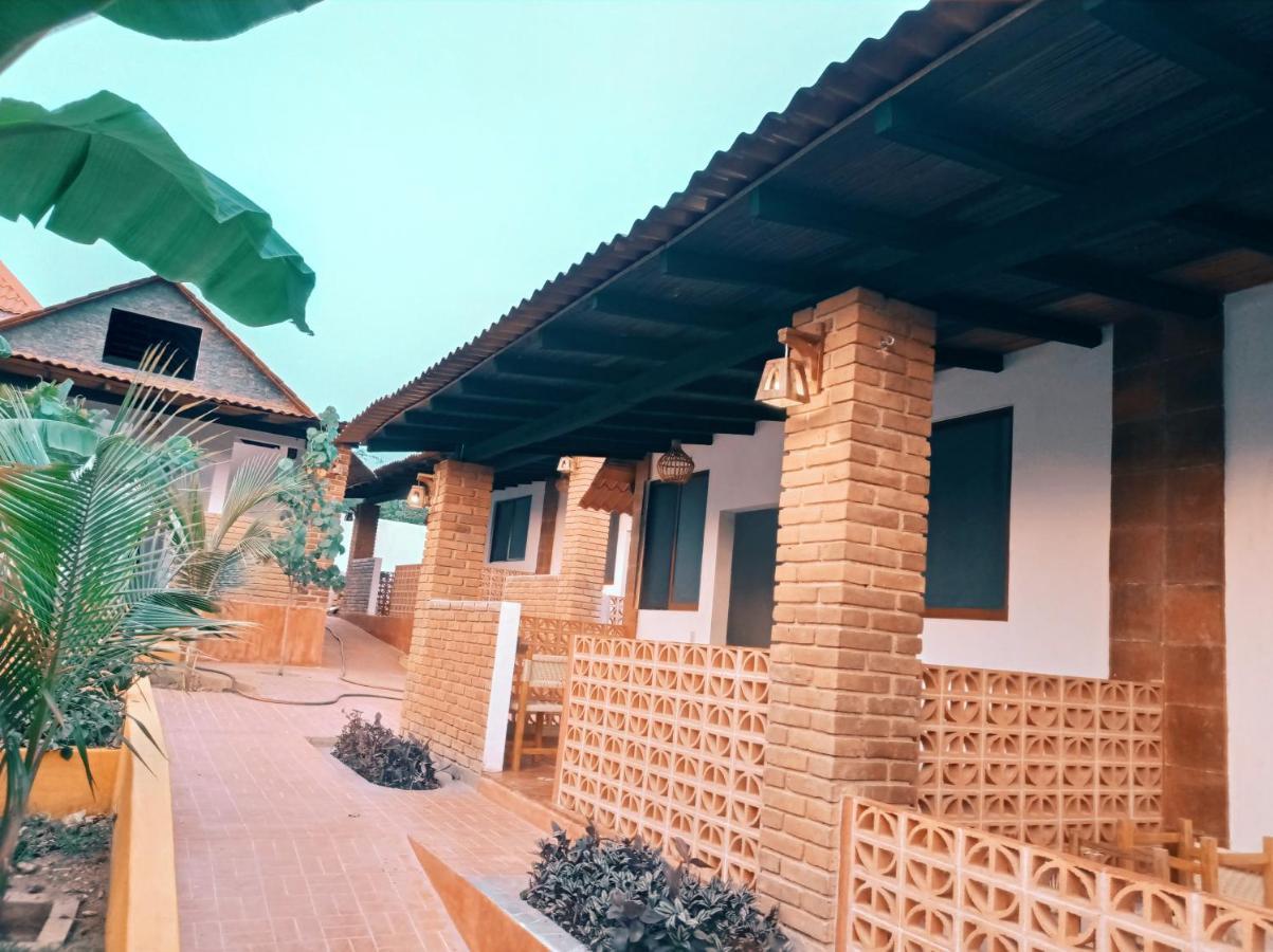 Bungalows Y Cabanas, Las Barracas De La Barra Malucano 外观 照片